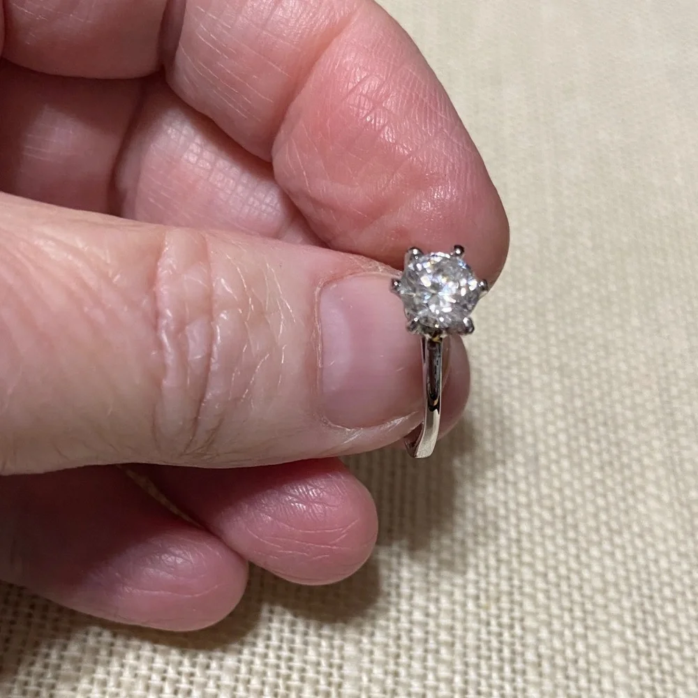 Six prong cubic zirconia silver metal ring size 6 3/4
